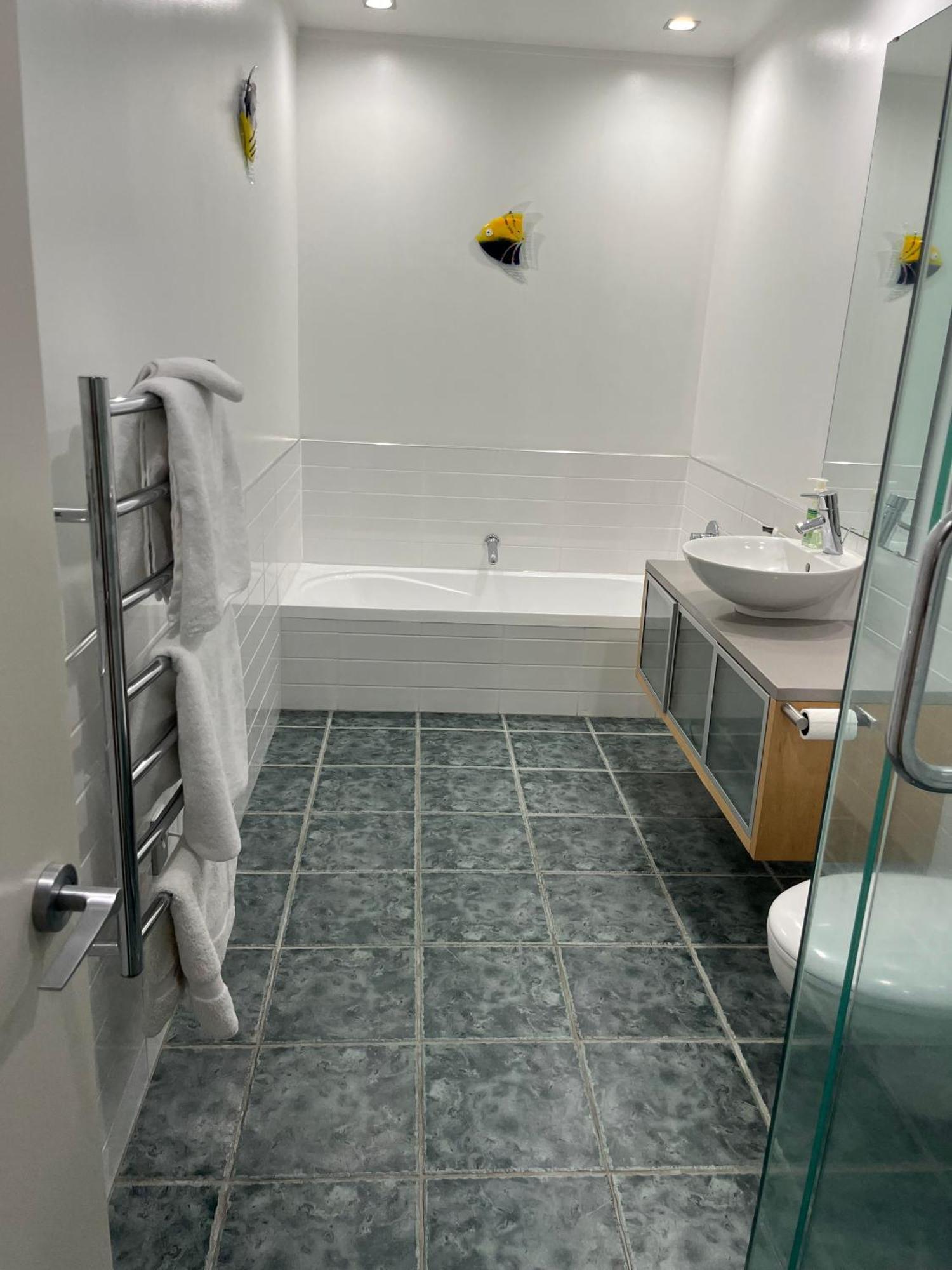 Waimahana Apartments Таупо Экстерьер фото